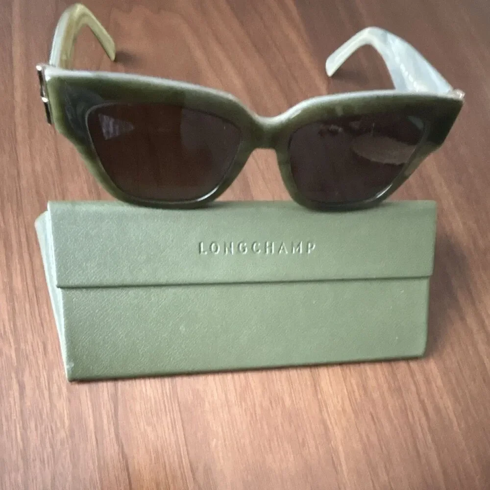 Longchamp LO745S  Size 53-17 with case green Lens with prescription pre owned